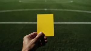 Carton jaune d&rsquo;Olise : la FFF saisit la FIFA pour faire annuler l&rsquo;avertissement