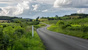 Chabrignac : un homme de 72 ans hospitalisé après une sortie de route