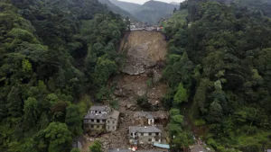 Chine : le bilan du glissement de terrain de Pengshui grimpe à 41 morts