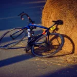 Chute à Pau : Vingegaard change de vélo mais limite la casse