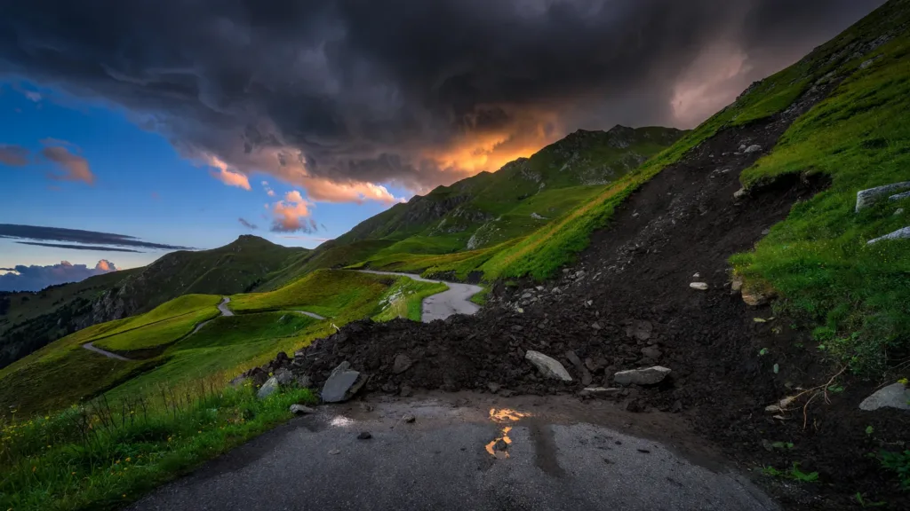 Coulée de boue à l'Alpe d'Huez : la menace se précise sur la 20e étape du Tour de France