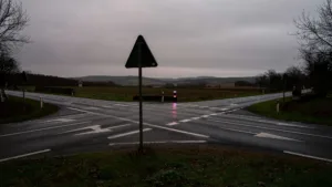 Devrouze : une femme blessée dans une collision entre deux voitures