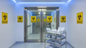 Ebola : un humanitaire américain traité à Francfort, l&rsquo;épidémie s&rsquo;étend
