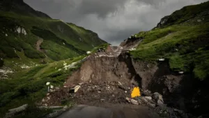 Éboulement sur la route de l&rsquo;étape reine : l&rsquo;Alpe d&rsquo;Huez sous tension avant le Tour 2026