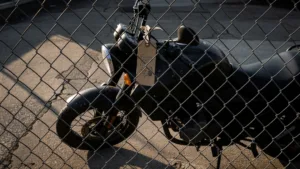 Étang-Salé : motard sans assurance intercepté en excès de vitesse et sous stupéfiants