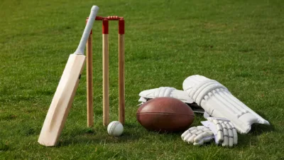 Eymet : des joueurs du CA Brive s'entraînent au cricket pour un match inédit