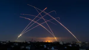 Frappes russes sur l'Ukraine : au moins 7 morts et plus de 130 drones lancés