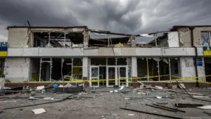 Frappes russo-ukrainiennes : au moins 10 morts, dont un enfant de 10 ans
