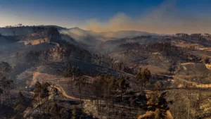 Incendies au Portugal : le feu de Valpaços maîtrisé, 25 foyers actifs