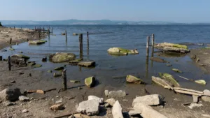 Indre : le lac d'Éguzon pris entre tourisme et soutien écologique de la Creuse