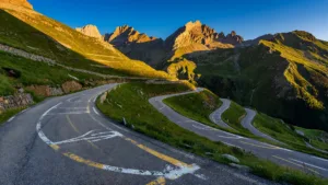 Isaac del Toro, 3e de l&rsquo;étape du Tourmalet, monte sur le podium