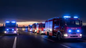 Isère : 24 pompiers partent en renfort en Gironde, appel aux employeurs