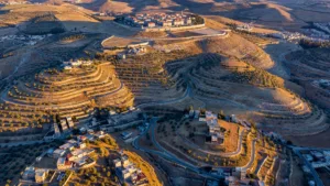 Israël débloque 434 millions de dollars pour 34 colonies en Cisjordanie
