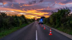 Jans : collision voiture-moto, une femme de 63 ans héliportée