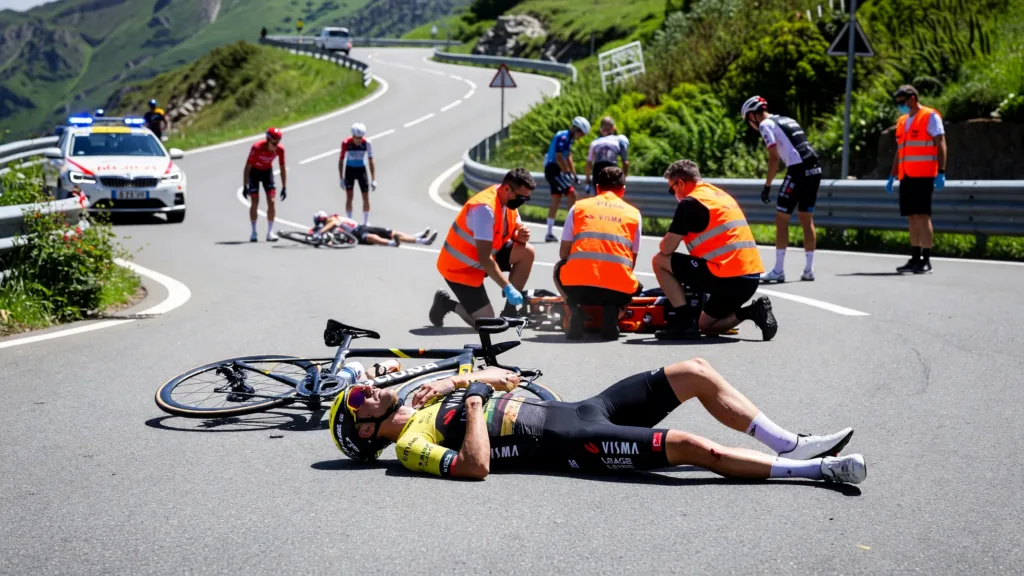 Jonas Vingegaard abandonne le Tour après une chute et une nuit sans sommeil