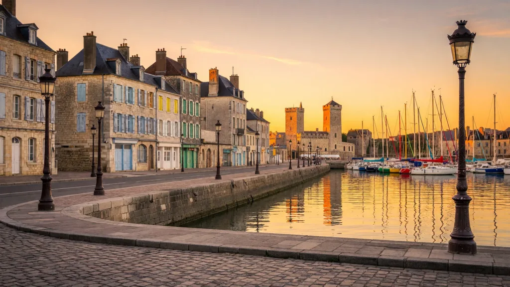 La Rochelle : les cyclistes du Vieux-Port roulent désormais sur la chaussée