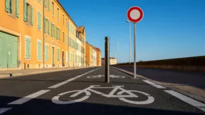 La Rochelle : les cyclistes retournent sur la chaussée au Vieux-Port