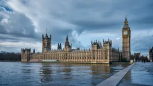 L&rsquo;Attorney General britannique filmé en train de se moquer des eurosceptiques de la CEDH