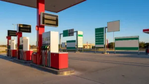 Le gouvernement Meloni prépare un plan d&rsquo;urgence sur les carburants