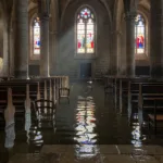 Le Puy-en-Velay : l'église des Carmes inondée sous plus d'1 m d'eau