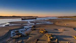 Le Rhin atteint un niveau historique bas à la frontière néerlandaise