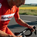 Lennert Van Eetvelt continue le Tour avec une côte cassée