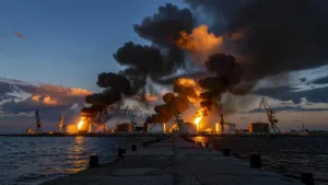 L&rsquo;Ukraine frappe des infrastructures russes à Taganrog et Azov