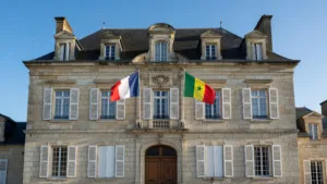 Mantes-la-Jolie : l&rsquo;ambassadeur du Sénégal reçu par le maire Adama Gaye