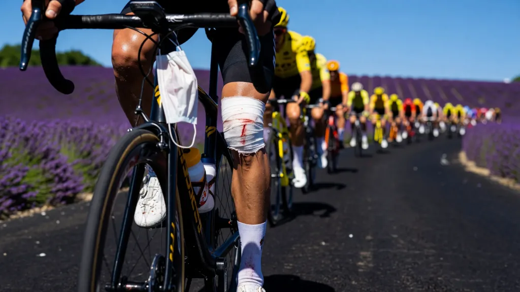 Matteo Jorgenson malade et masqué : le Tour vire au cauchemar