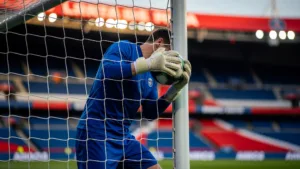 Matvey Safonov : le gardien russe du PSG qui a pris la place sans la demander