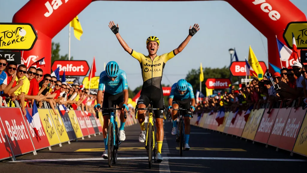 Mauro Schmid remporte l'étape 13 du Tour 2026 à Belfort