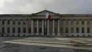 Moselle : minute de silence à la préfecture pour le sergent Baptiste Gerfaud-Valentin