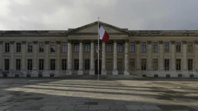 Moselle : minute de silence à la préfecture pour le sergent Baptiste Gerfaud-Valentin