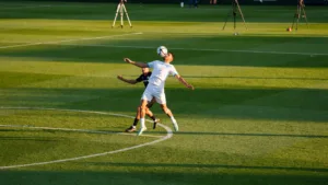 Neal Maupay égalise de la tête pour l&rsquo;OM face à Nîmes (1-1)