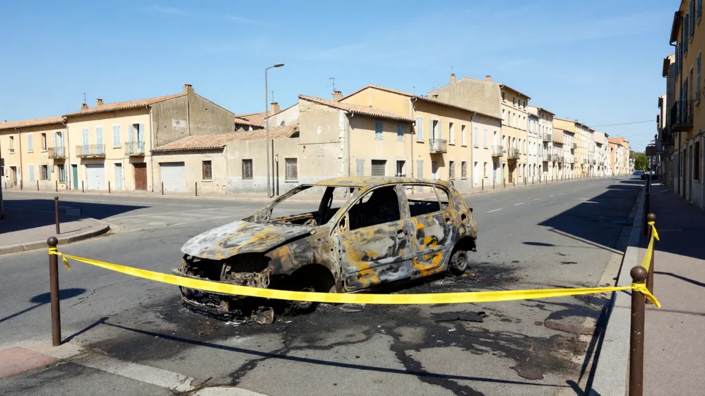 Nîmes : un homme de 40 ans gravement brûlé après l'explosion de son véhicule