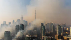 Ontario : Toronto suffoque sous la fumée, pire qualité de l&rsquo;air au monde