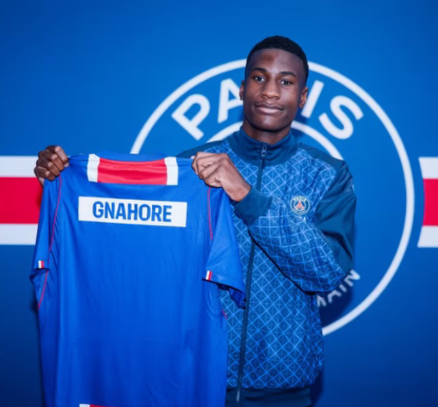Léo G. s&rsquo;engage avec le PSG : un jeune talent de Versailles au centre de formation