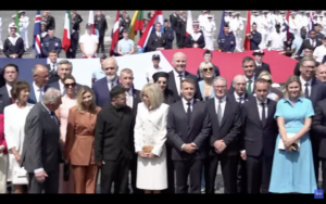 Zelensky et son épouse acclamés à la tribune du 14-Juillet à Paris