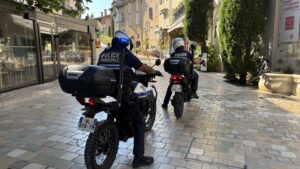 Mougins : deux motos électriques pour la police municipale, une première