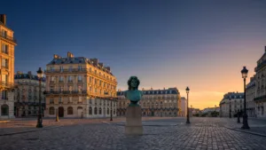 Paris : la mairie reconnaît avoir restauré le buste de Dalida après démentis