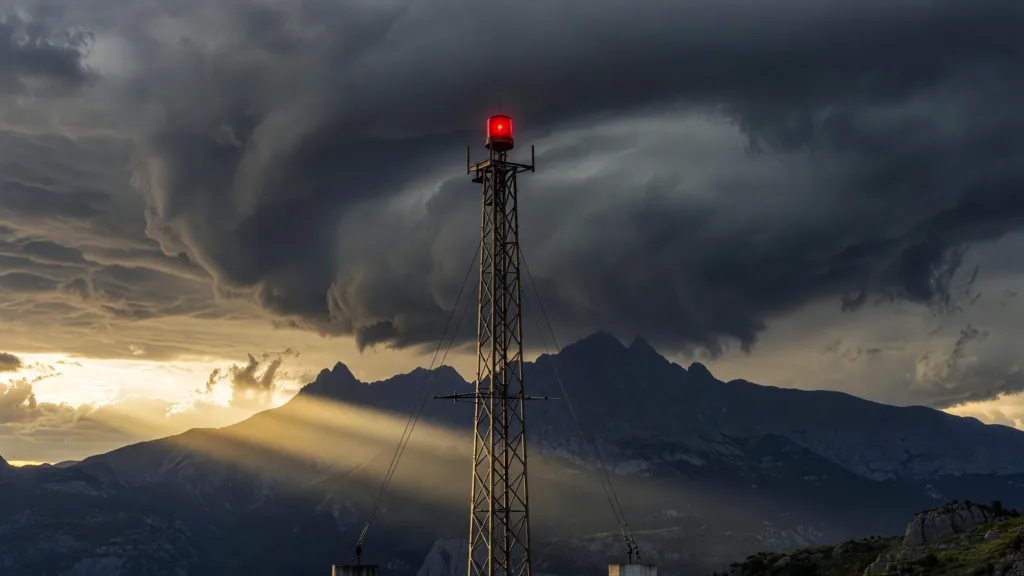 Pau : conventions signées avec les radios pour diffuser les alertes de crise