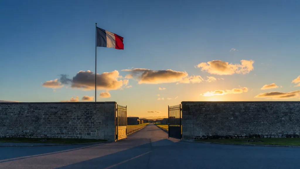 Pau : le préfet rend hommage au général Jean Laurentin, son successeur désigné pour le 1er août