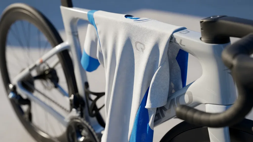 Pinarello Q36.5 dévoile un maillot thermorégulateur pour son premier Tour de France