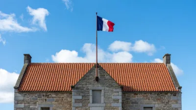 Plancoët : la gendarmerie de Dinan et la mairie honorées