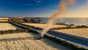 Plougrescant : un feu de chaume maîtrisé route de Pors Hir