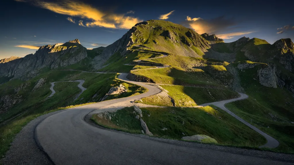 Pogacar attaque à 43 km et rafle le maillot jaune à Gavarnie