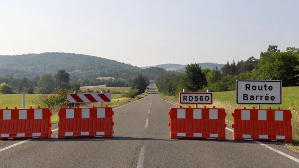 Pontevès : axes fermés sur le réseau départemental, carte officielle à 10h45
