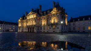 Rennes : le parvis du Parlement de Bretagne officiellement baptisé « Robert Badinter »