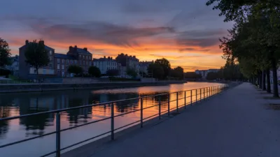 Rennes : un homme ivre tombe dans l&rsquo;Ille en urinant, sauvé par les plongeurs