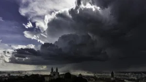 Rhône : alerte orange orages violents, grêle et rafales jusqu&rsquo;à 100 km/h